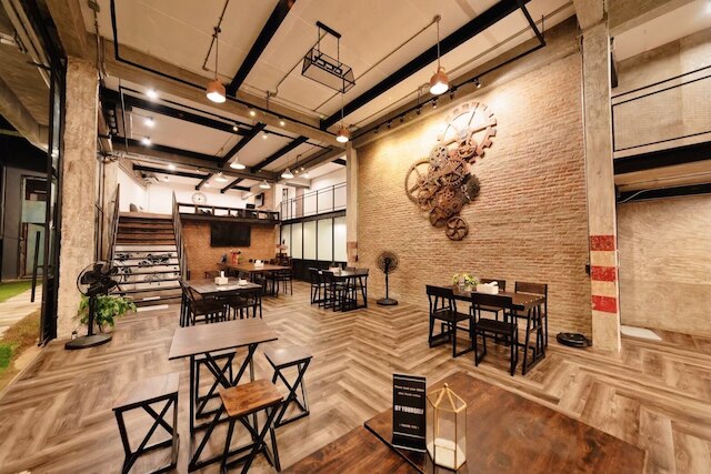 ザ エンタニーア ポッシュテル - ホステル