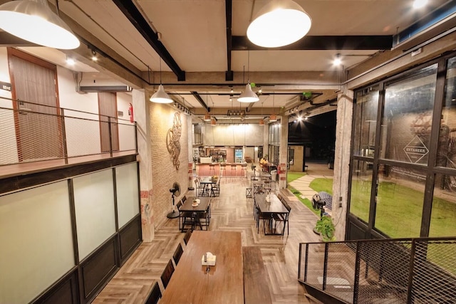 ザ エンタニーア ポッシュテル - ホステル