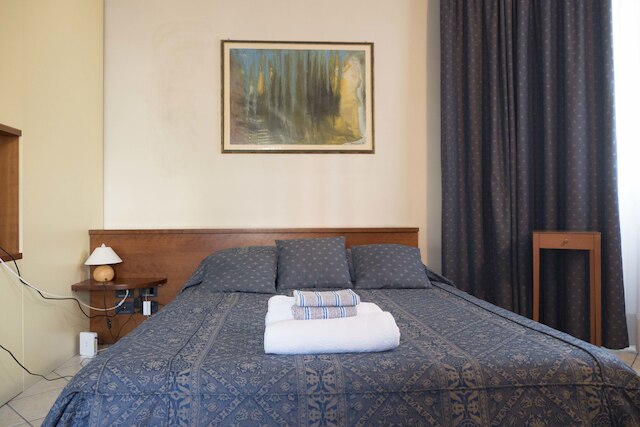 ニュー、スペーシャス、ブライト、エレガント ロフト アパートメント、バルコニーあり。オポジット ザ ホスピタル エス オルソラ