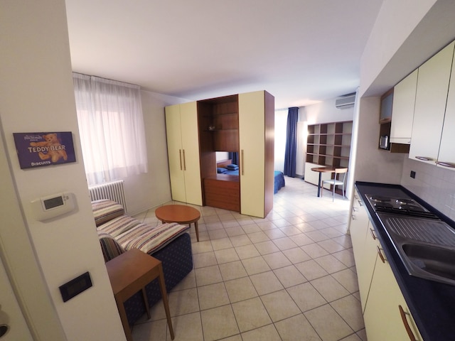 ニュー、スペーシャス、ブライト、エレガント ロフト アパートメント、バルコニーあり。オポジット ザ ホスピタル エス オルソラ