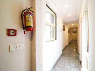 OYO 15567 ホテル インディア インターナショナル シタレ