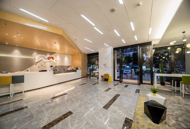 ボルマン ホテル カントン タワー カーツゥン メトロ ステーション