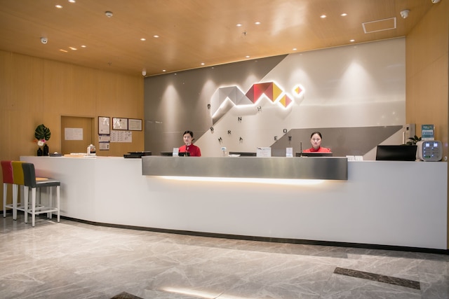 ボルマン ホテル カントン タワー カーツゥン メトロ ステーション