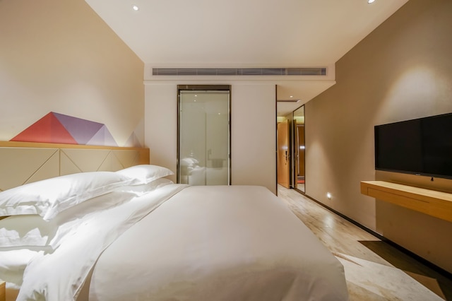 ボルマン ホテル カントン タワー カーツゥン メトロ ステーション