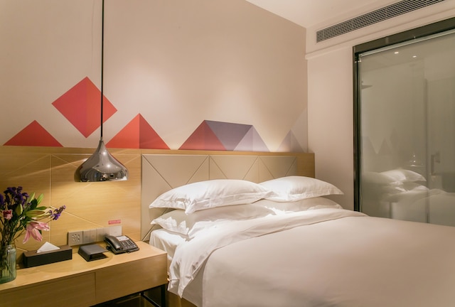 ボルマン ホテル カントン タワー カーツゥン メトロ ステーション