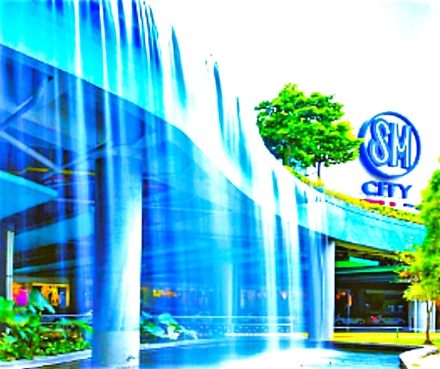 グラス レジデンス SM ノース MRT NLEX ケソンシティ