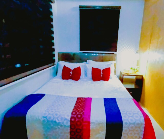 グラス レジデンス SM ノース MRT NLEX ケソンシティ