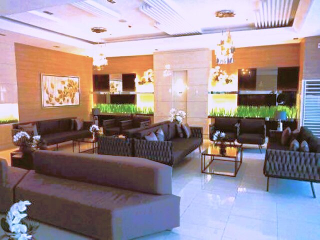 グラス レジデンス SM ノース MRT NLEX ケソンシティ