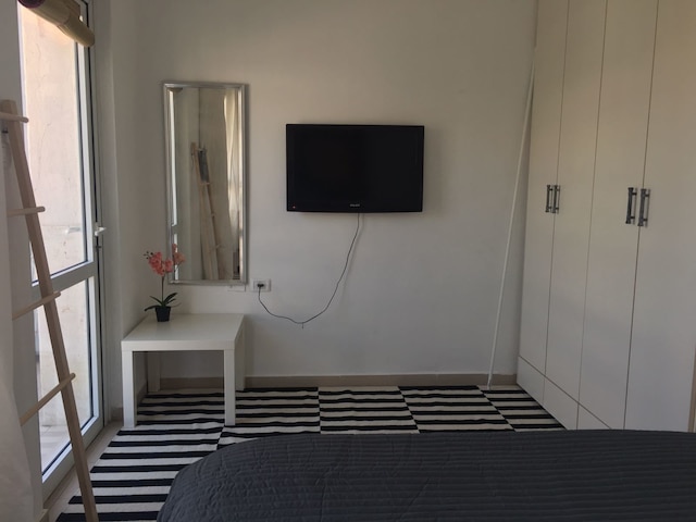 TLV スイーツ トリプレックス ペントハウス ウィズ プール