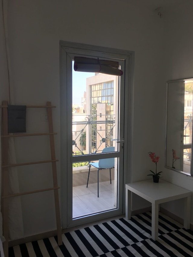 TLV スイーツ トリプレックス ペントハウス ウィズ プール