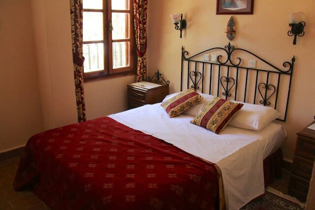 ヤカモス ホテル