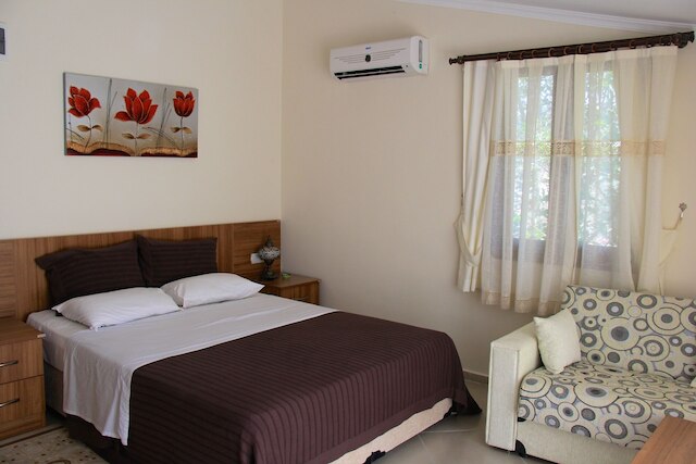 ヤカモス ホテル