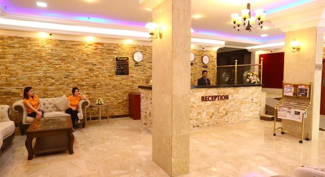 サン アンド サンズ プラザ ホテル