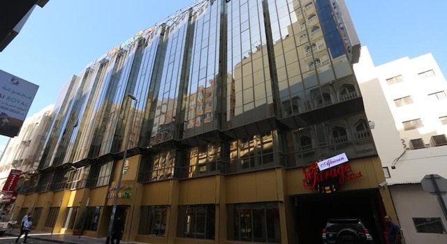 サン アンド サンズ プラザ ホテル