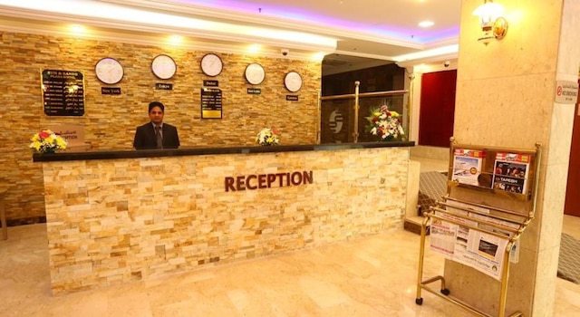 サン アンド サンズ プラザ ホテル