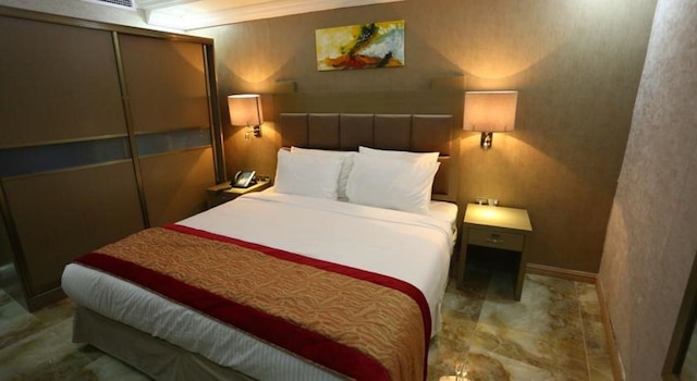 サン アンド サンズ プラザ ホテル