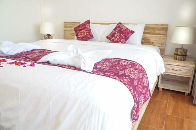 セノ ゲストハウス & カフェ