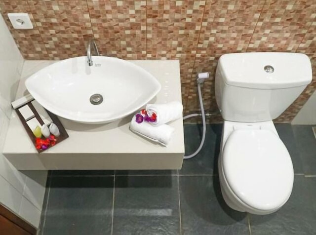 セノ ゲストハウス & カフェ