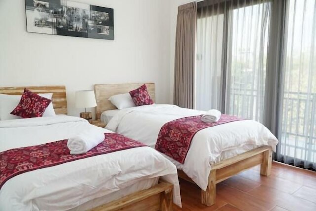 セノ ゲストハウス & カフェ