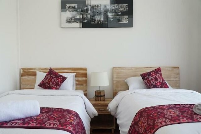 セノ ゲストハウス & カフェ