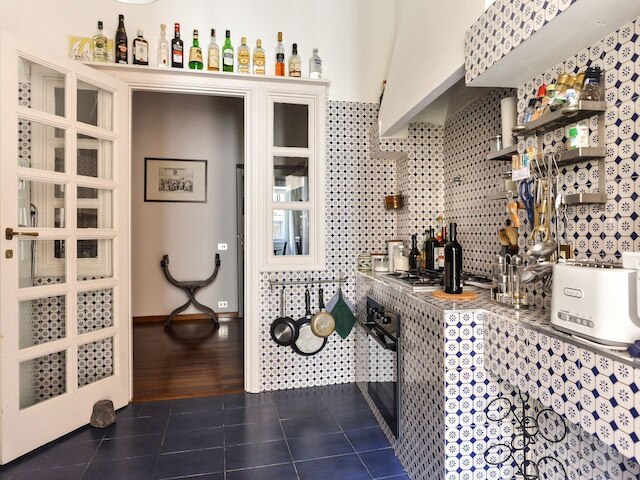 スパニッシュ ステップス アパートメント