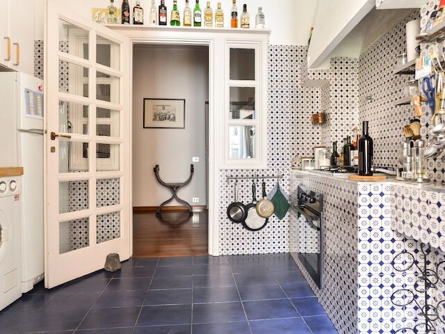 スパニッシュ ステップス アパートメント