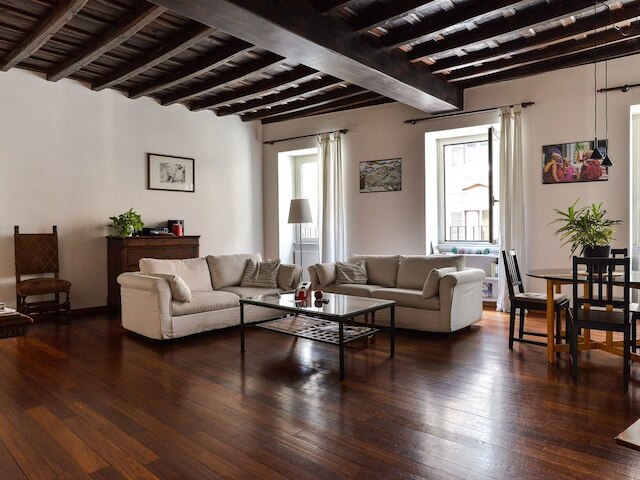 スパニッシュ ステップス アパートメント