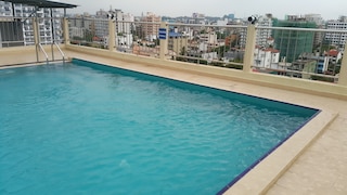 サラ ラグジュアリー アパートメント