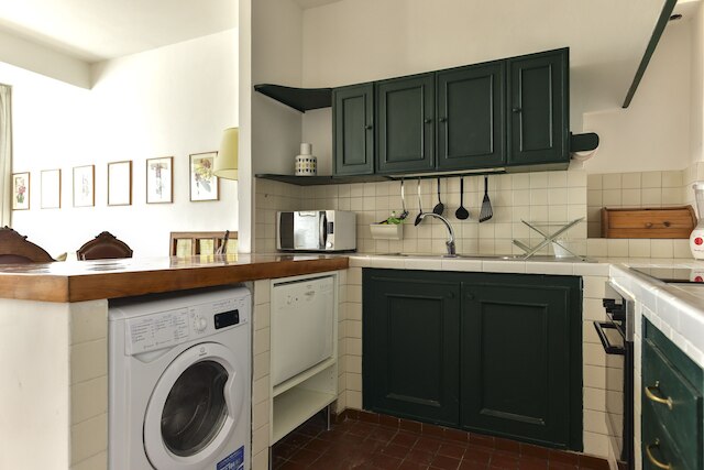 眼下にローマの景色が広がるアパートメント