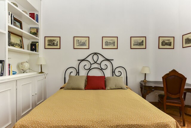 眼下にローマの景色が広がるアパートメント