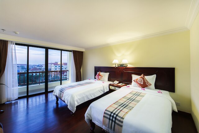 スマイリング デラックス ホテル