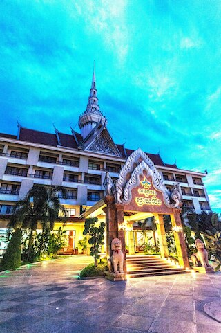 スマイリング デラックス ホテル