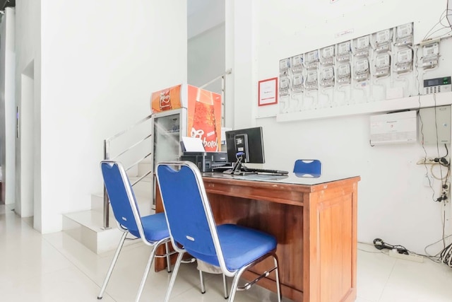 レッドドアーズ ニア ハヤム ウルク