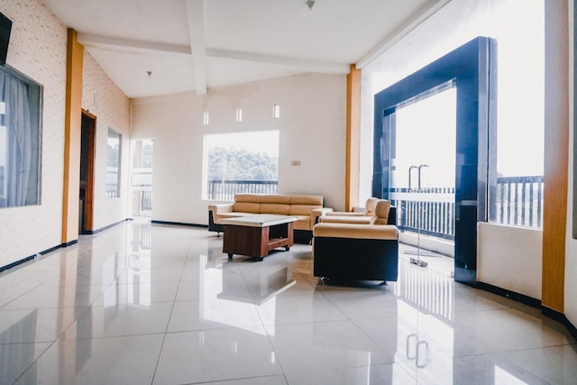 レッドドアーズ ニア タマン レクレアシ セレクタ