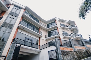 レッドドアーズ ニア タマン レクレアシ セレクタ