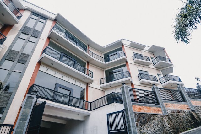 レッドドアーズ ニア タマン レクレアシ セレクタ