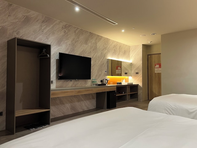 チャオ ティエン ホステル (朝圣行旅)