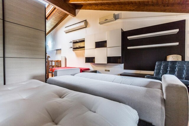 アパルタメント エミリア レバンテ 2