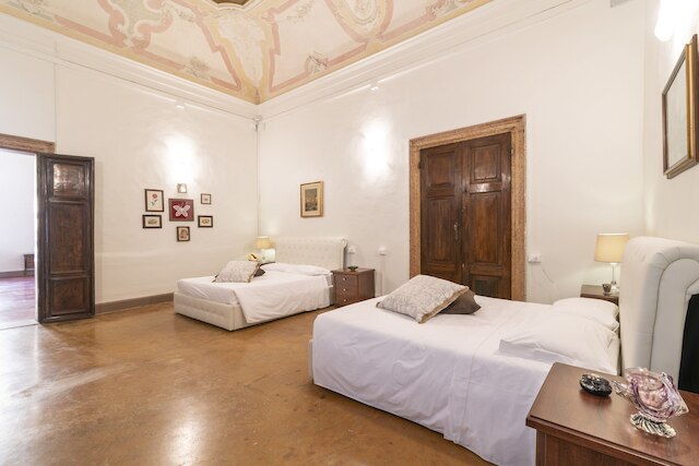 リーヴァ パレス アパートメンツ