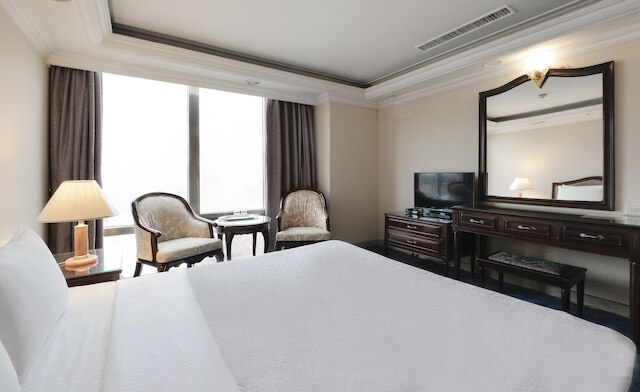 フォーブズ ホテル (富比世大飯店)