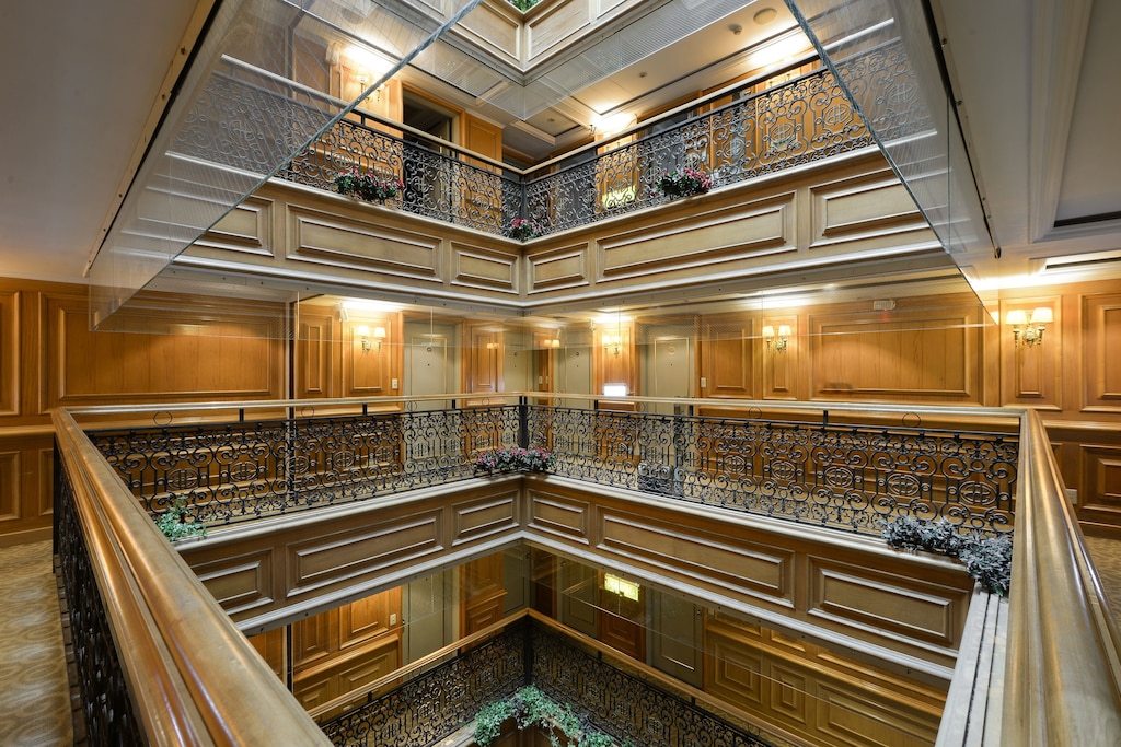 フォーブズ ホテル （富比世大飯店）