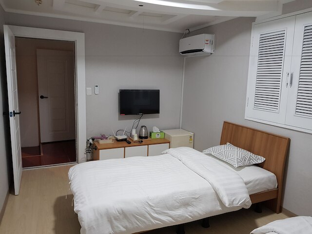 Daegu Dongseongro Gyeong`s Hostel