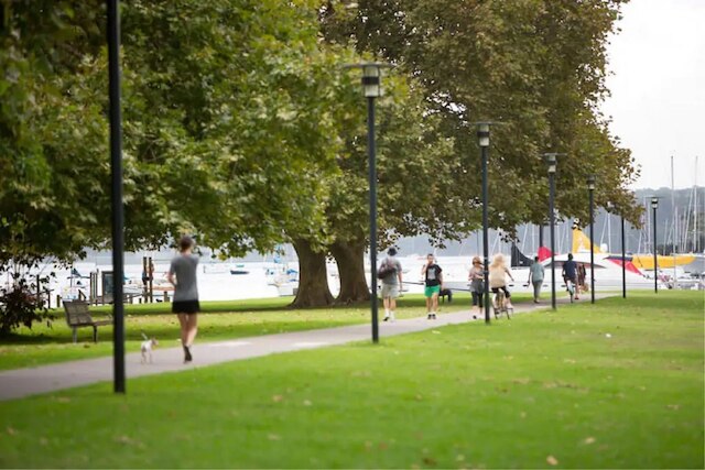 シック クワイエット アパートメント クロース トゥ エブリーシング H404