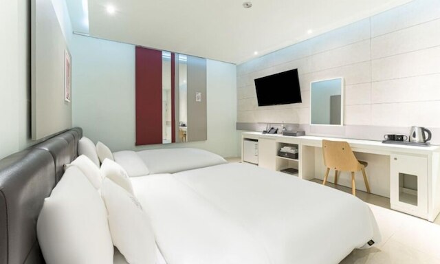 キンポ ペンタスター ホテル