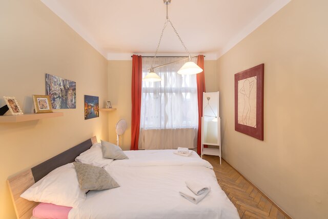 キャッスル ビュー スペーシャス アパートメント