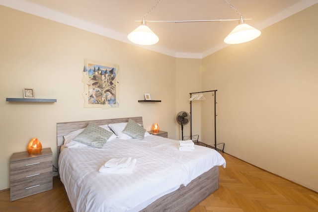 キャッスル ビュー スペーシャス アパートメント