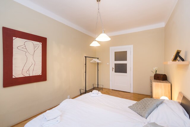 キャッスル ビュー スペーシャス アパートメント