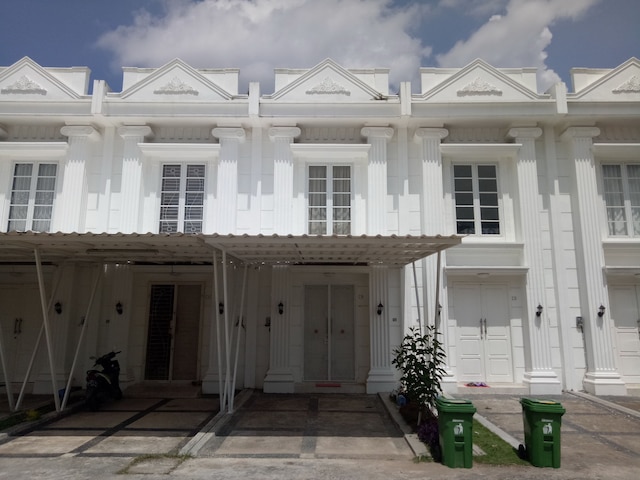 T ルームズ ホームステイ