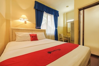 レッドドアーズ アット ジャラン ジャクサ