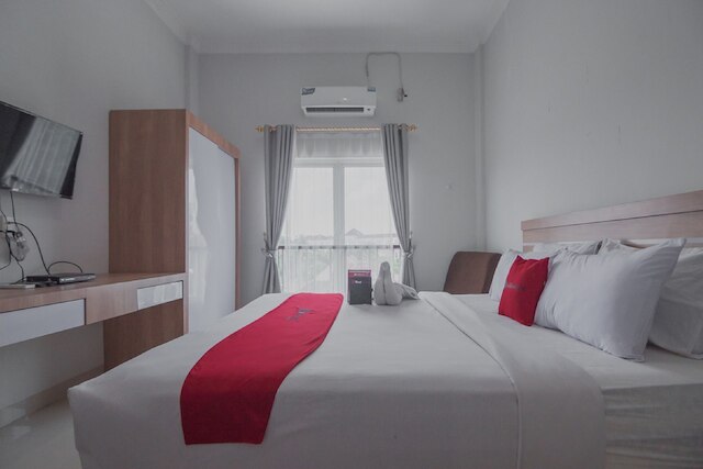 レッドドアーズ ニア ヘルメス プレイス ポロニア メダン